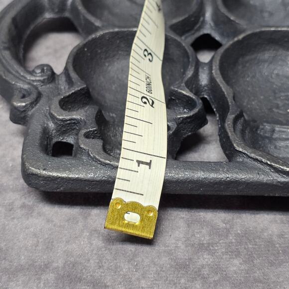 Vintage Cast Iron Snowman 10 Baking Tray Mold Cooking Crafting Winter Christmas - Picture 4 of 7